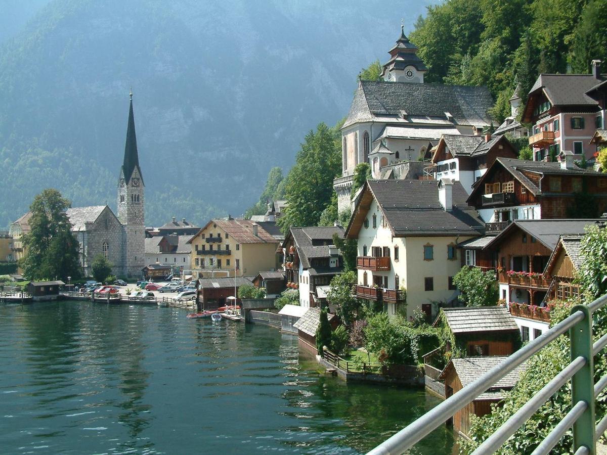 Haus Am Hof - 15th Century House At The Lake, Near The Marketplace, With A Balcony Holiday home Hallstatt